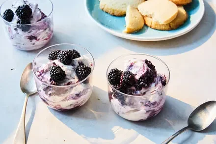 Blackberry Fool: A Timeless Summer Dessert